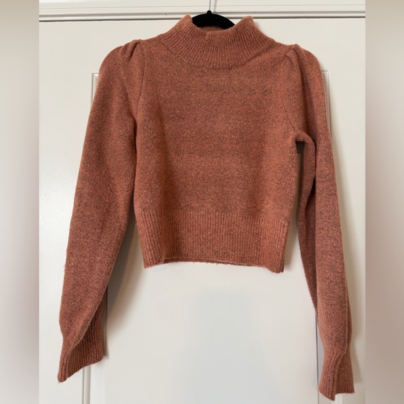 Lulu’s heather pink sweater - Picture 3 of 8